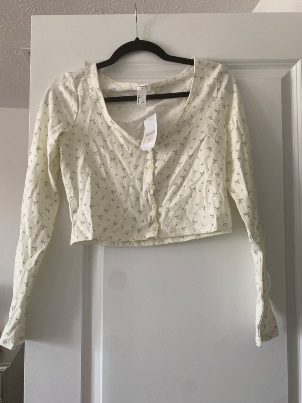 Forever 21 Cream Floral Cropped Button-Front Cardigan